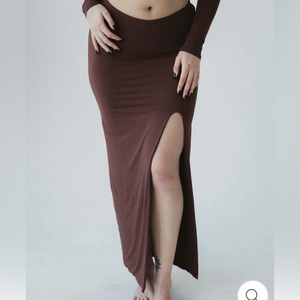 NWT Klassy Network V Cut Maxi Skirt - Size Medium, Brown